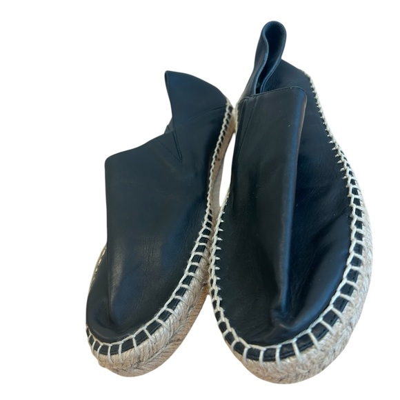 Vince size 6 NWT (no box bottom stickers still affixed)Black leather Espadrilles - Picture 1 of 15